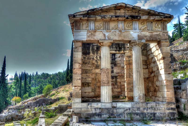 شهر باستانی دلفی - معبد دلفی