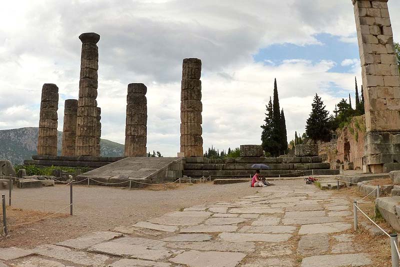 شهر باستانی دلفی - معبد دلفی