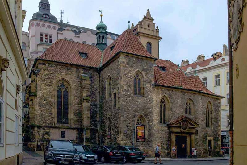 کلیساهای پراگ