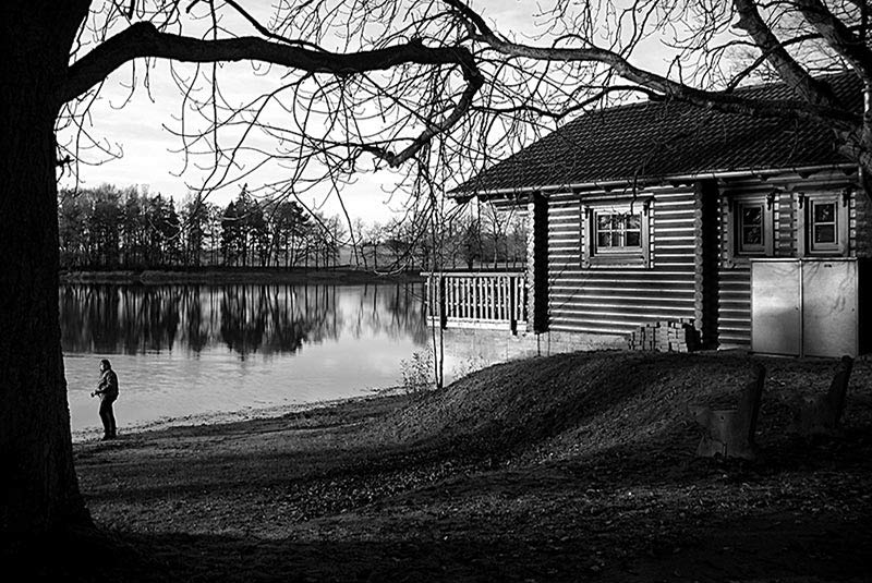 آهنگ خانه در کنار دریاچه