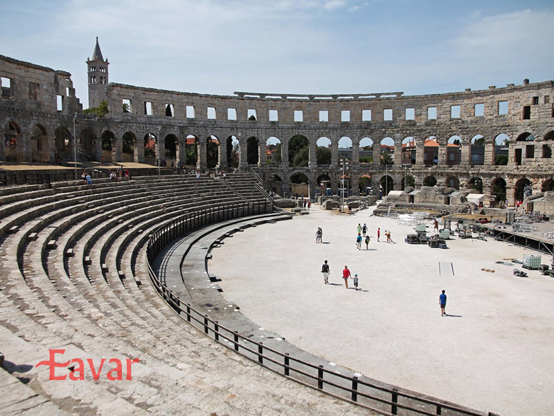 آمفی تئاتر پولا از جاذبه های تاریخی کرواسی