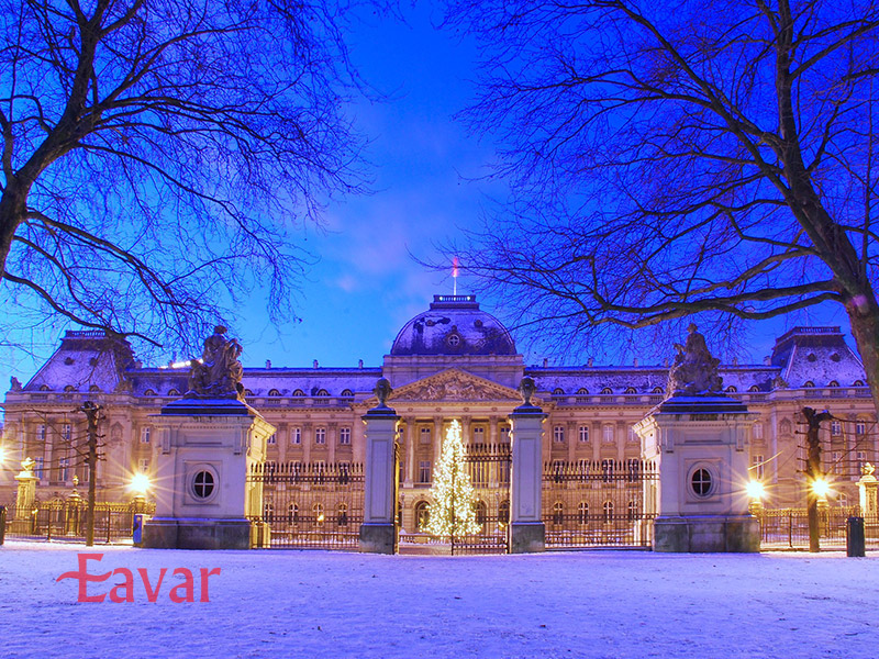 کاخ سلطنتی بروکسل بلژیک در زمستان 