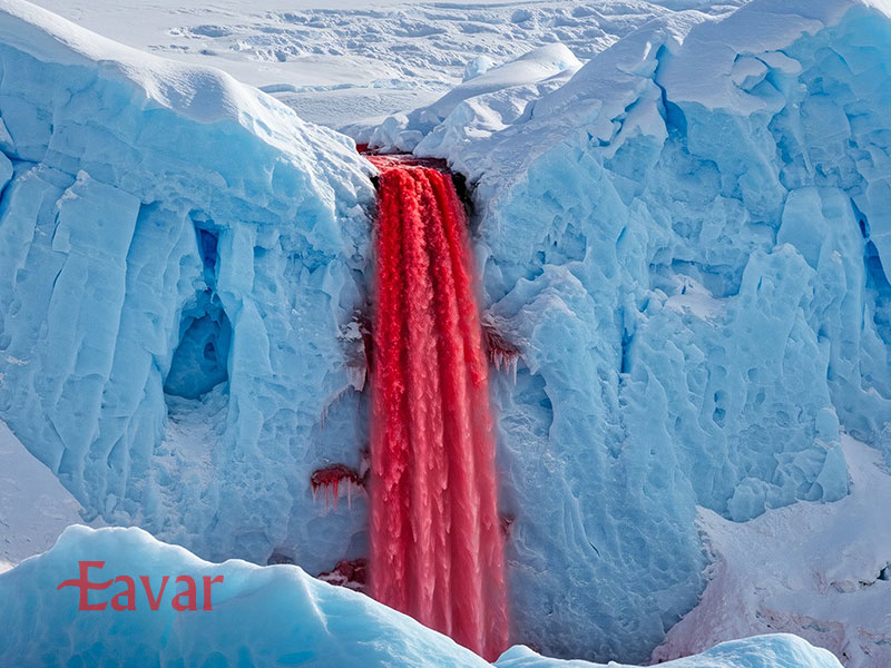 آبشار خون از دیدنیهای قطب جنوب