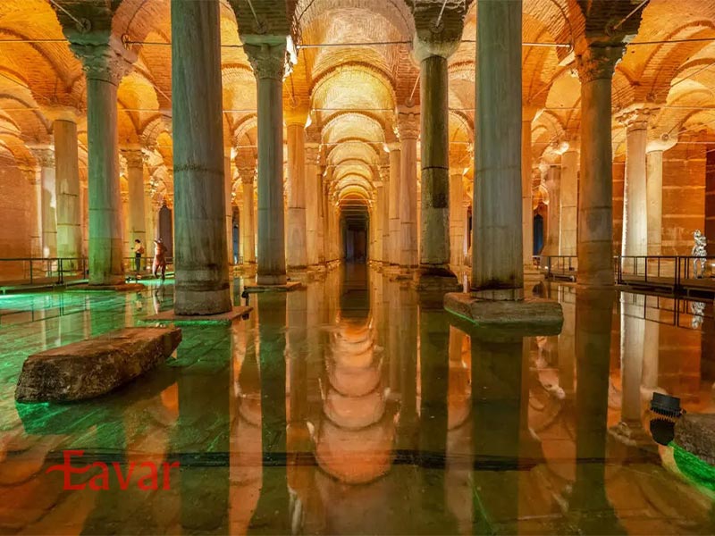 فضای داخلی آب انبار باسیلیکا