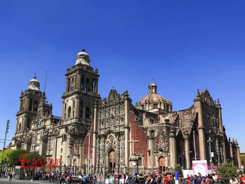 کلیسای جامع متروپولیتانا از مهمترین جاهای دیدنی مکزیکوسیتی در مکزیک