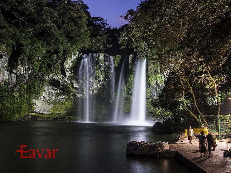 آبشار چئون جی یئون از آبشارهای ججو