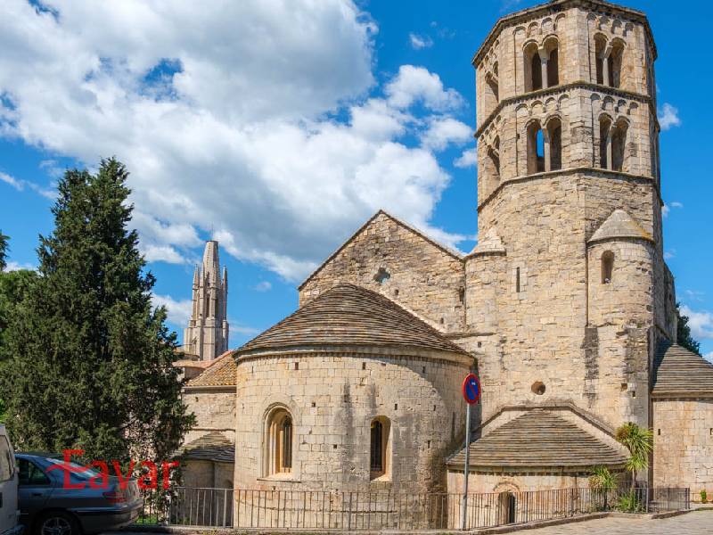 صومعه سنت پیتر گالیگانس از بناهای تاریخی خیرونا