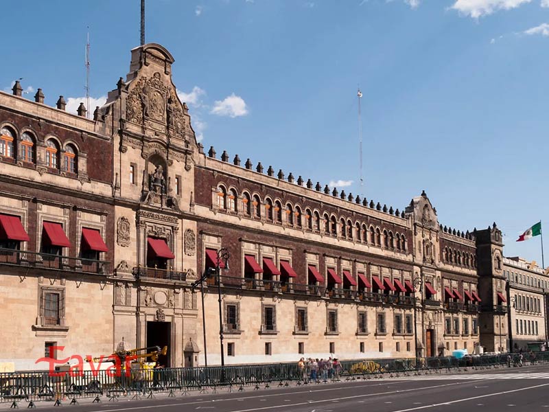 کاخ ملی مکزیک از بناهای تاریخی مکزیک