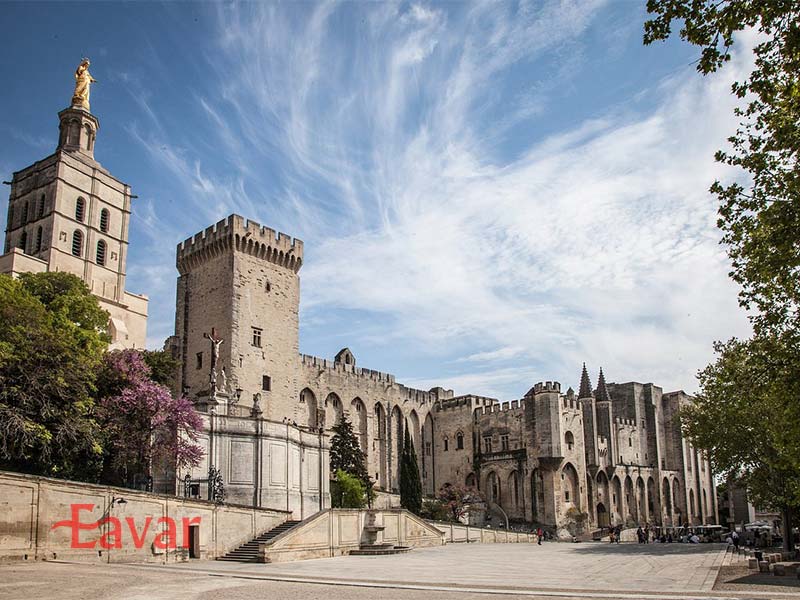 کاخ پاپ ها آوینیون از دیدنیهای فرانسه