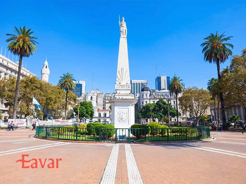 میدان مایو از میدان های مهم بوینوس آیرس