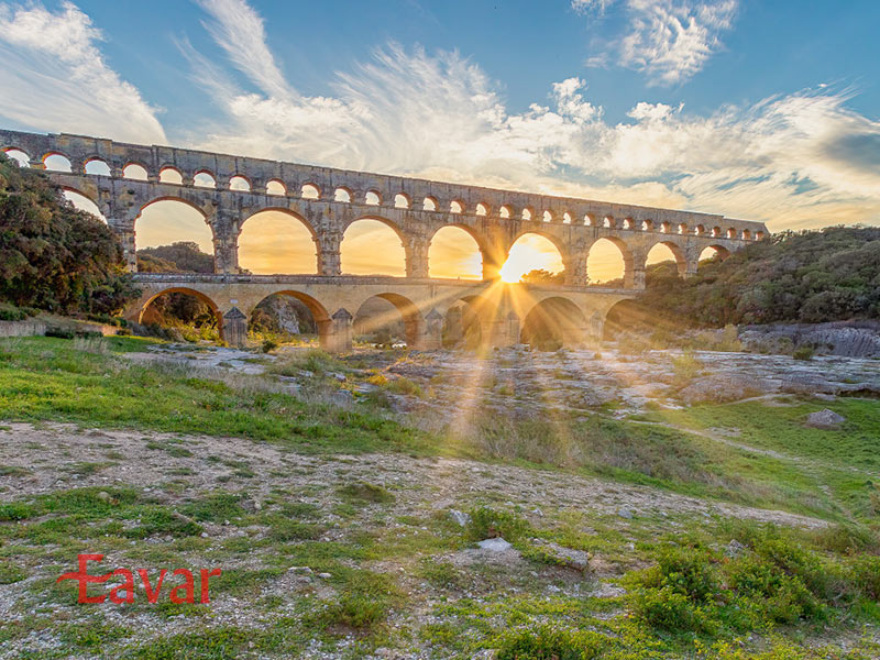 پل پونت دو گارد از پل های معروف فرانسه