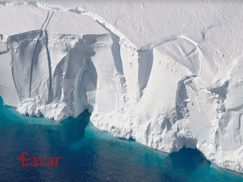 کوه های یخی در قطب جنوب