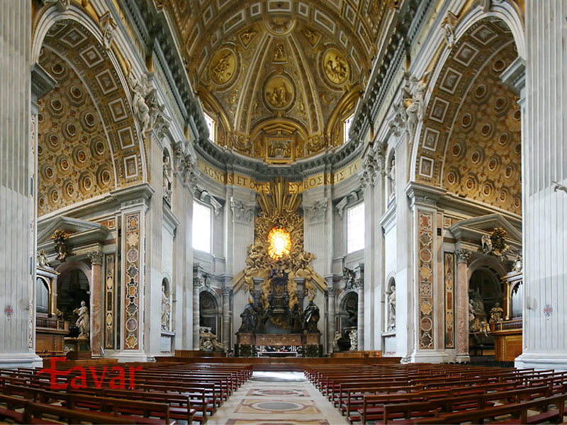 معماری داخلی کلیسای واتیکان در شهر رم