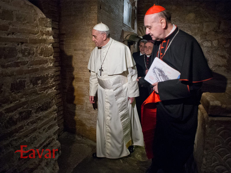 پاپ در نکروپولیس کلیسا واتیکان