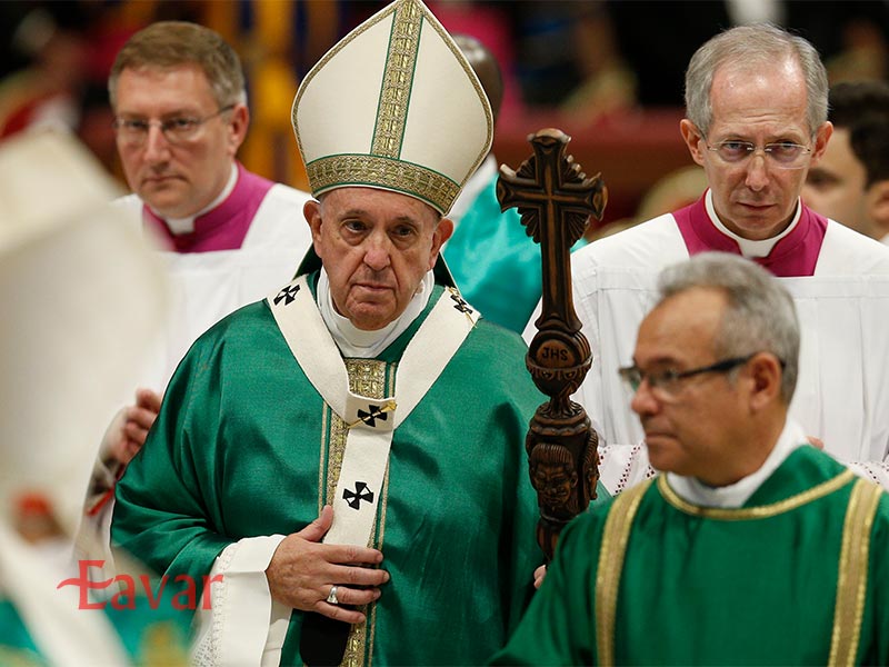 پاپ در کلیسا واتیکان