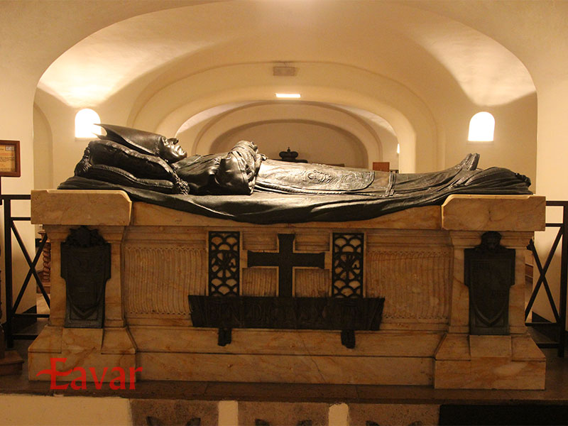 آرامگاه های متعدد در کلیسا واتیکان