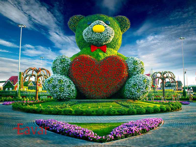 خرس تدی در باغ گل معجزه دبی