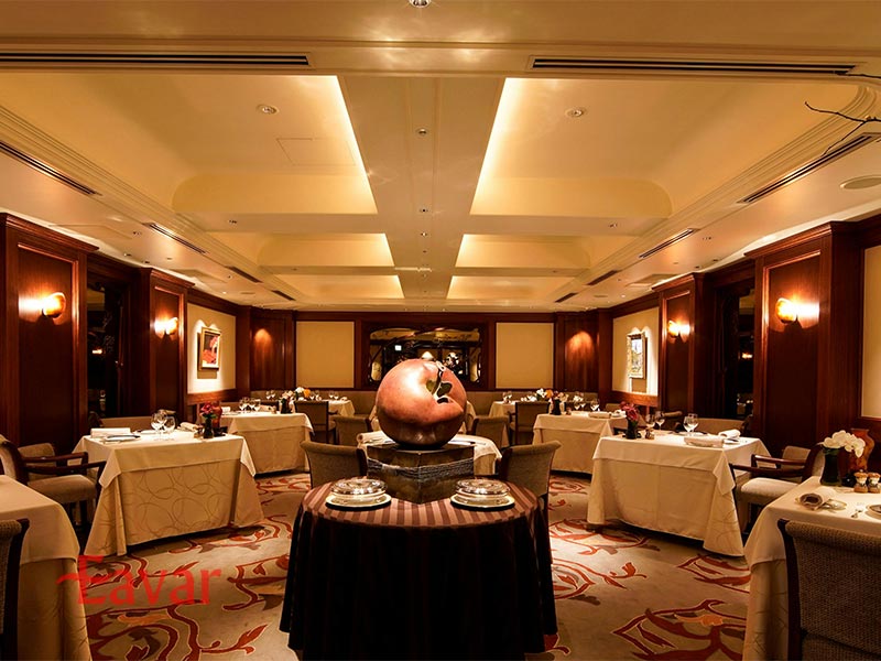 رستوران آپیکیوس توکیو