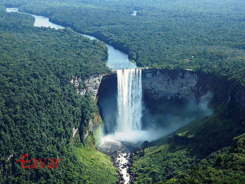 آبشار کایتور از آبشارهای مشهور آمازون