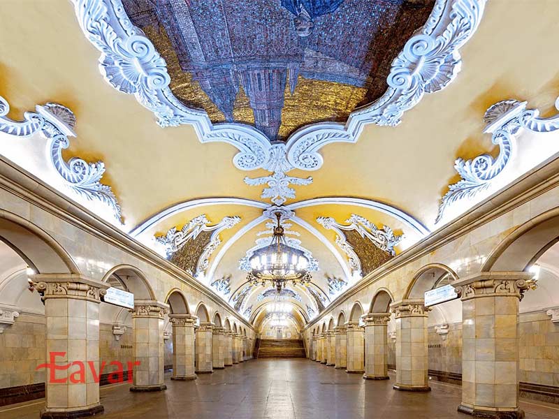 ایستگاه کومسومولسکایا از ایستگاه های زیبا مترو مسکو