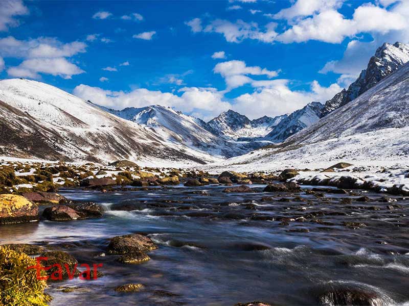 دره آلتین آراشان از جاذبه های طبیعی قرقیزستان