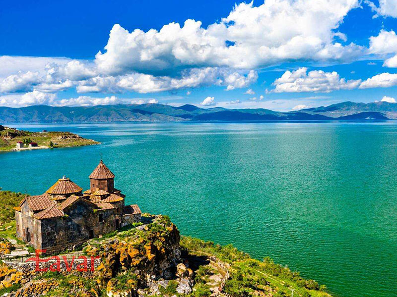 دریاچه سوان از جاذبه های گردشگری ارمنستان