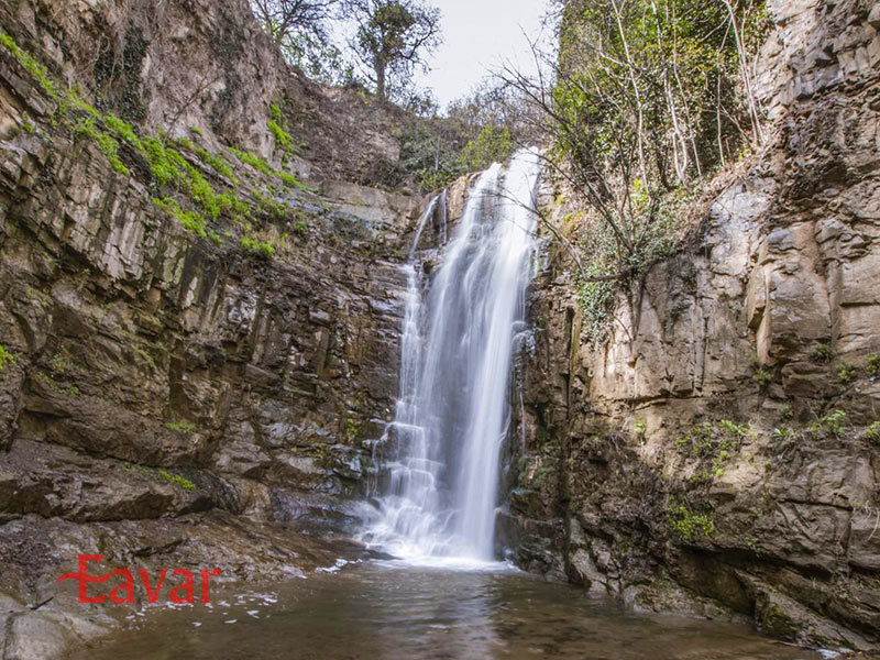 آبشار لقوتاخوی از مقاصد طبیعت گردی تفلیس