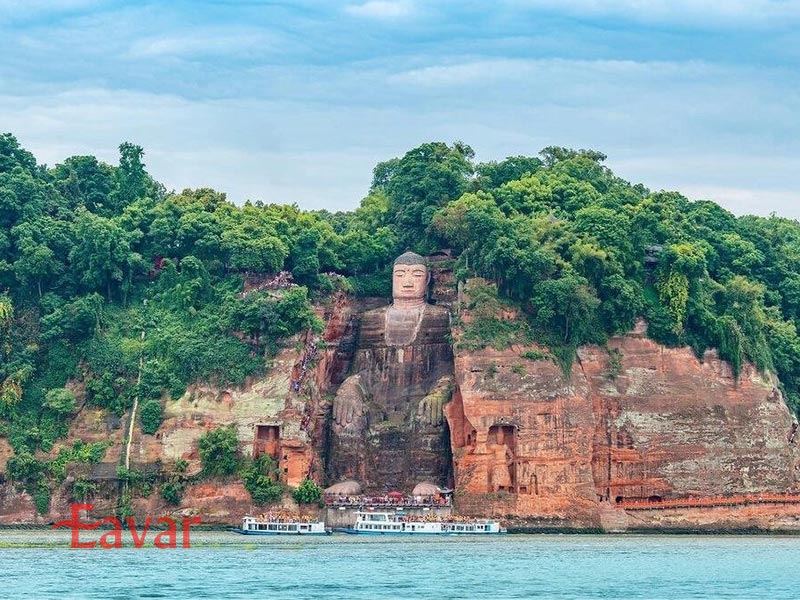 بودای بزرگ لشان از جاذبه های چین