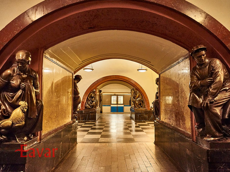 مجسمه شانس در مترو مسکو