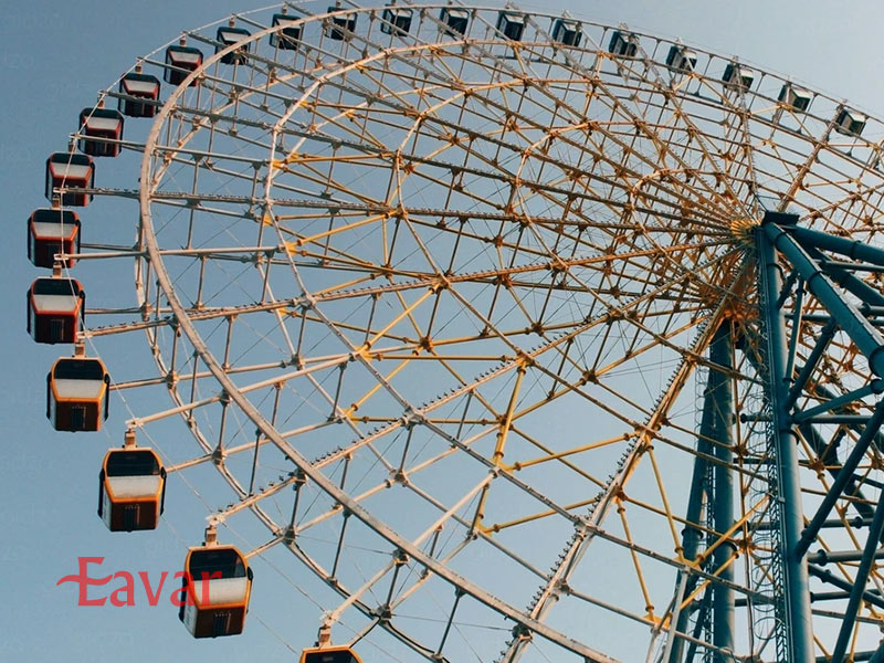 چرخ و فلک بزرگ پارک متاتسمیندا از جاذبه های گردشگری تفلیس.