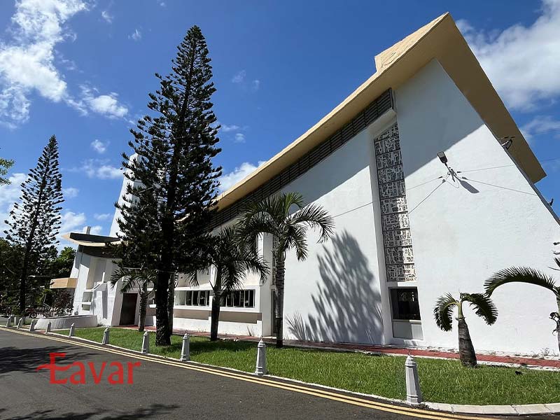 زیارتگاه پدر لاوال از مکان های دیدنی موریس