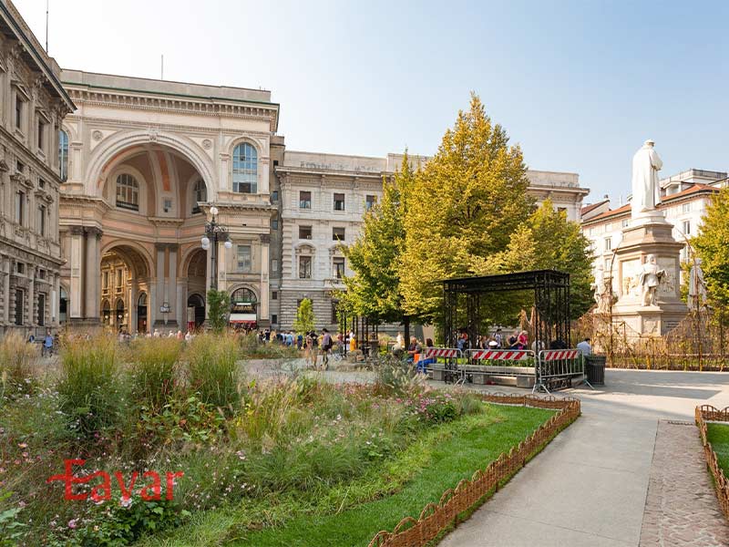 میدان دلا اسکالا از دیدنیهای میلان نزدیک مرکز خرید گالریا