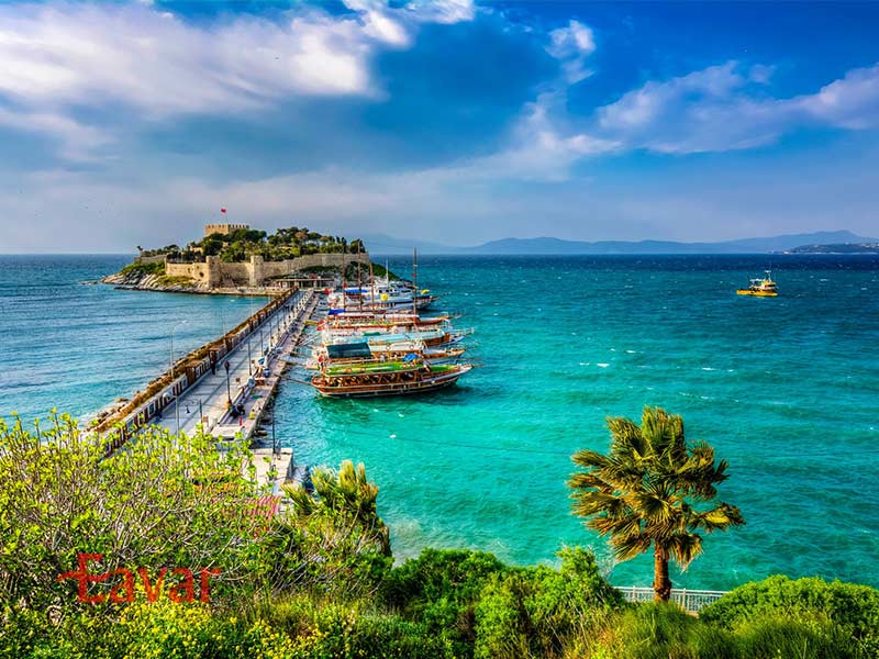 جزیره کبوتر از دیدنی های مشهور کوش آداسی