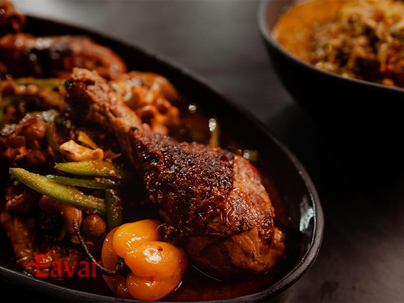 خوراک مرغ و بادام هندی از غذاهای هائیتی