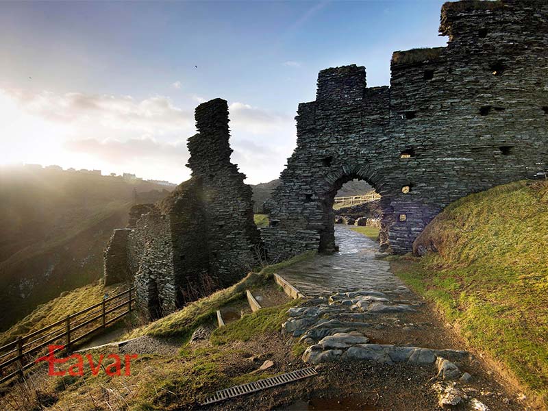 قلعه تینتاجل از قلعه های تاریخی انگلیس