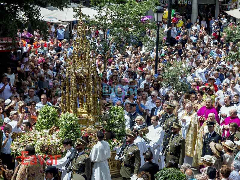 جشن پیکر مقدس مسیح از فستیوال های شگفت انگیز تولدو