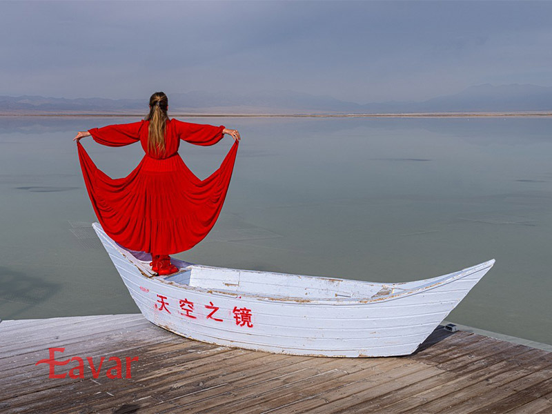 عکاسی در دریاچه نمک چاکا