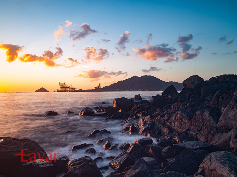 غروب در خور فکان در امارات متحده عربی