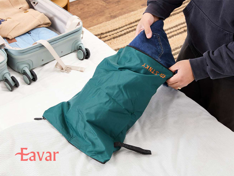 کیف لباس های کثیف در سفر