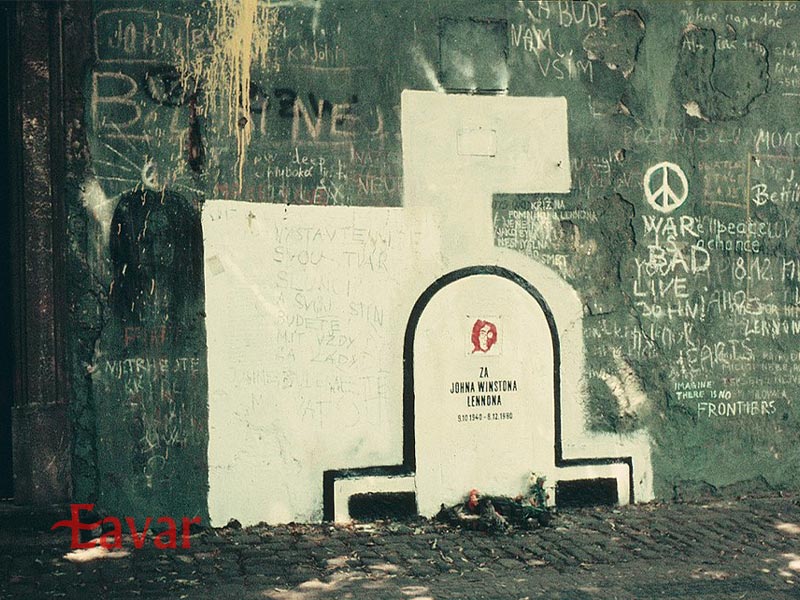 دیوار جان لنون پراگ در ۱۹۸۳