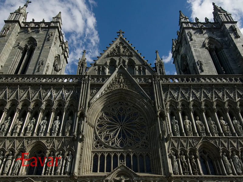 کلیسای جامع نیداروس از بناهای تاریخی مشهور نروژ