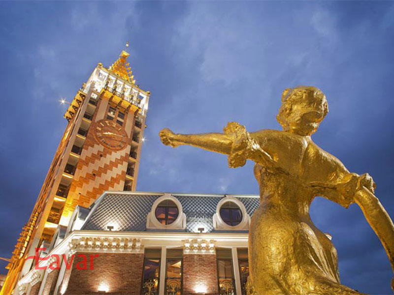 پیاتزا باتومی از مکان های دیدنی گرجستان