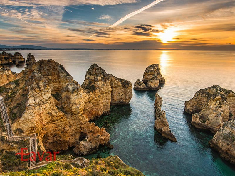 صخره های پونتا دا پیداده از مکان های دیدنی پرتغال