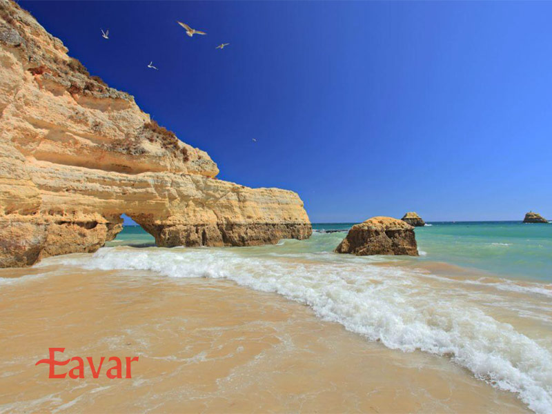 پرایا دا روشا از سواحل معروف پرتغال