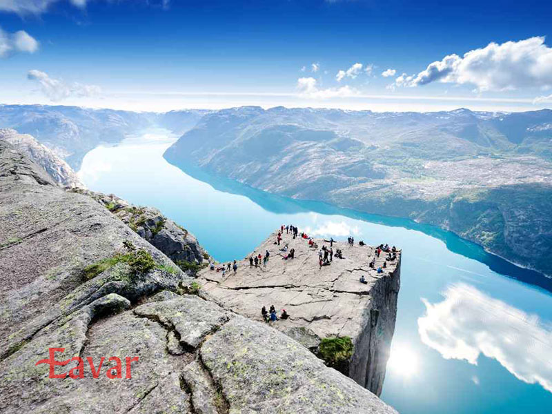 صخره پریکستولن از جاذبه های گردشگری نروژ