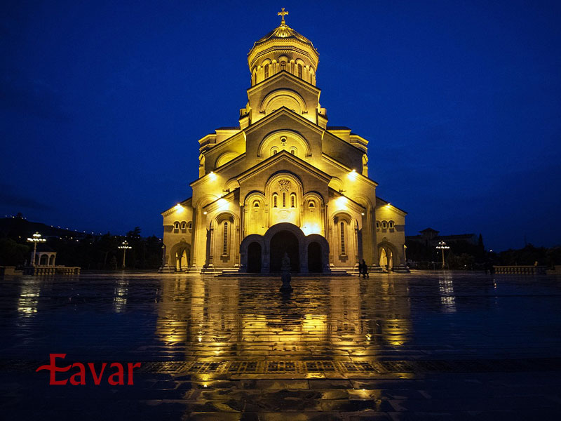 کلیسای جامع تثلیث مقدس از کلیساهای مشهور گرجستان در تفلیس