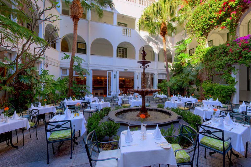 رستوران هارویز کیپ تاون