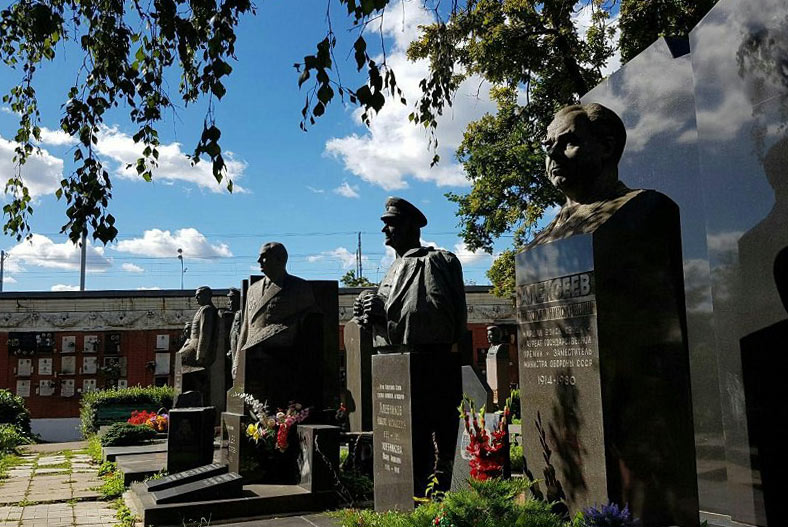 گورستان نووودویچی مسکو