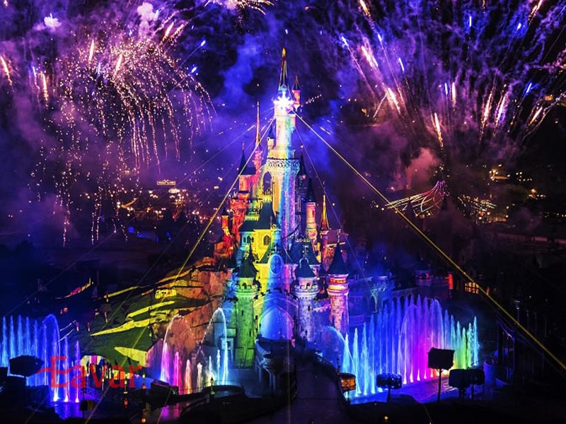 آتش بازی دیزنی لند پاریس