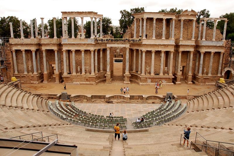 تئاتر رومی از جاهای دیدنی مریدا